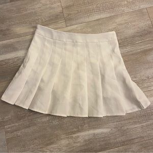 Trendy Pleated White Tennis Skirt